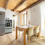 Lakefront With Private Garage And Ac * Colonno