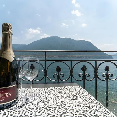 Lakefront With Private Garage And Ac