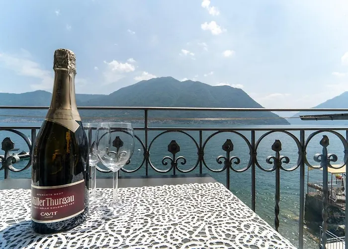 Lakefront With Private Garage And Ac