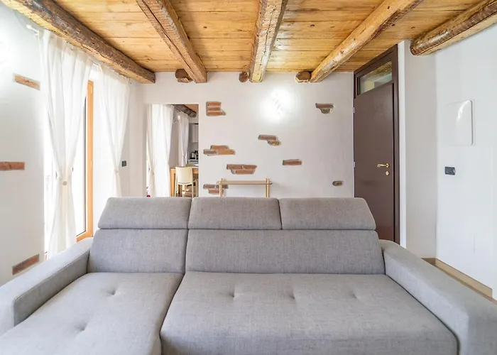 Lakefront With Private Garage And Ac * Colonno