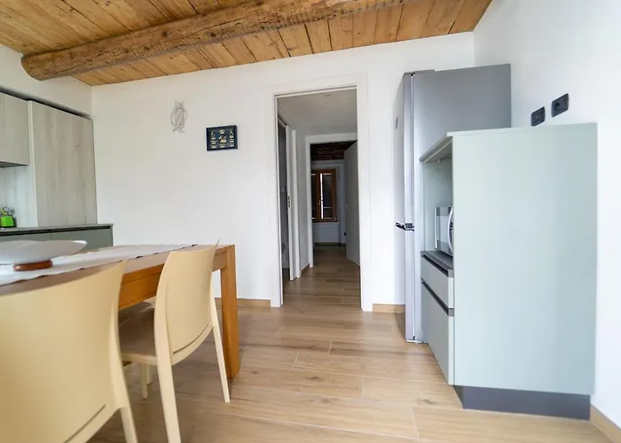 Lakefront With Private Garage And Ac *