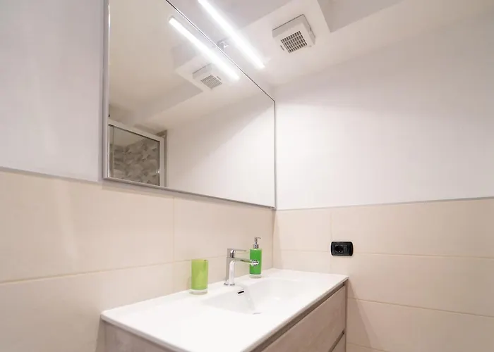 Lakefront With Private Garage And Ac