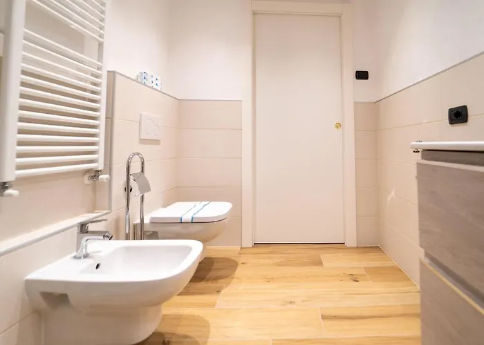 Lakefront With Private Garage And Ac Colonno