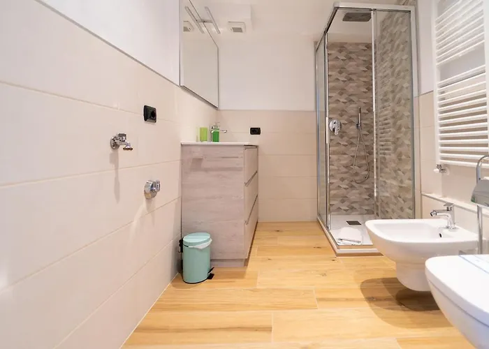 Lakefront With Private Garage And Ac